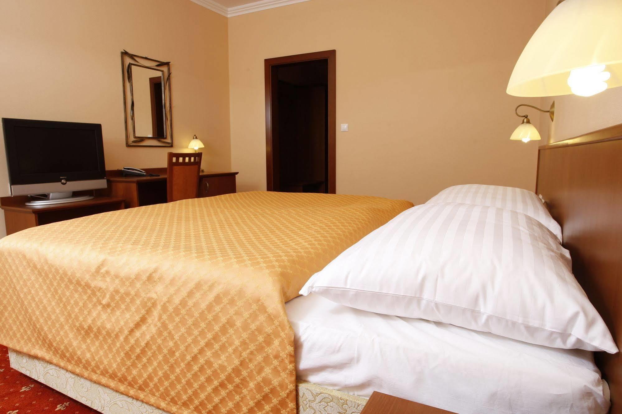 Hotel Majolika Modra Zewnętrze zdjęcie